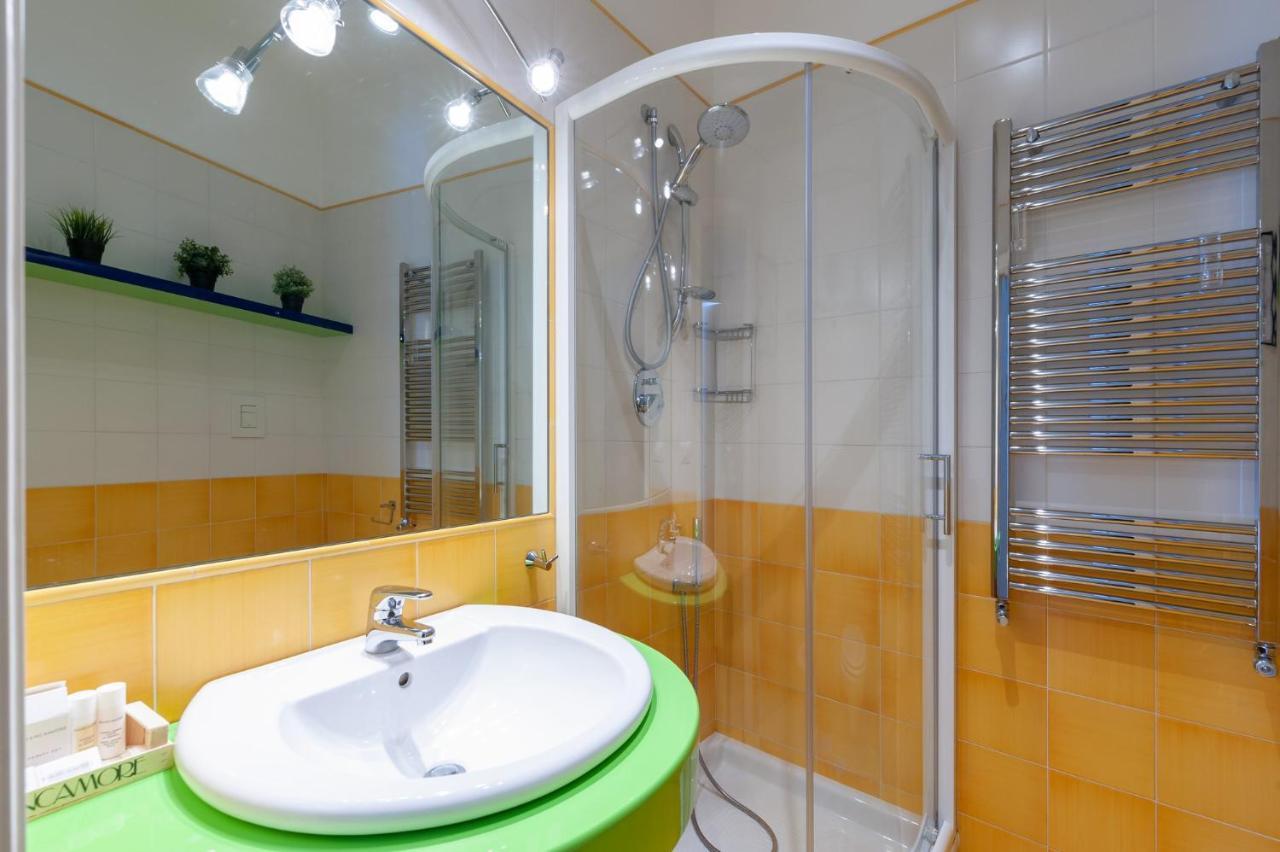Casa Flo Con Terrazza E Ascensore Salerno Ngoại thất bức ảnh