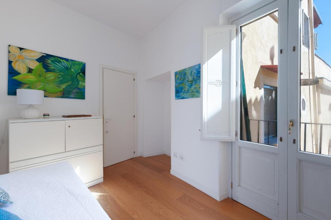Casa Flo Con Terrazza E Ascensore Salerno Ngoại thất bức ảnh