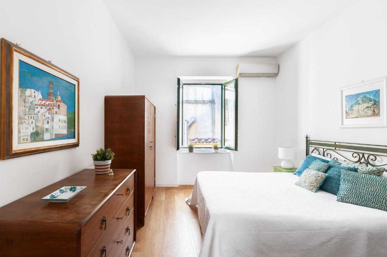 Casa Flo Con Terrazza E Ascensore Salerno Ngoại thất bức ảnh