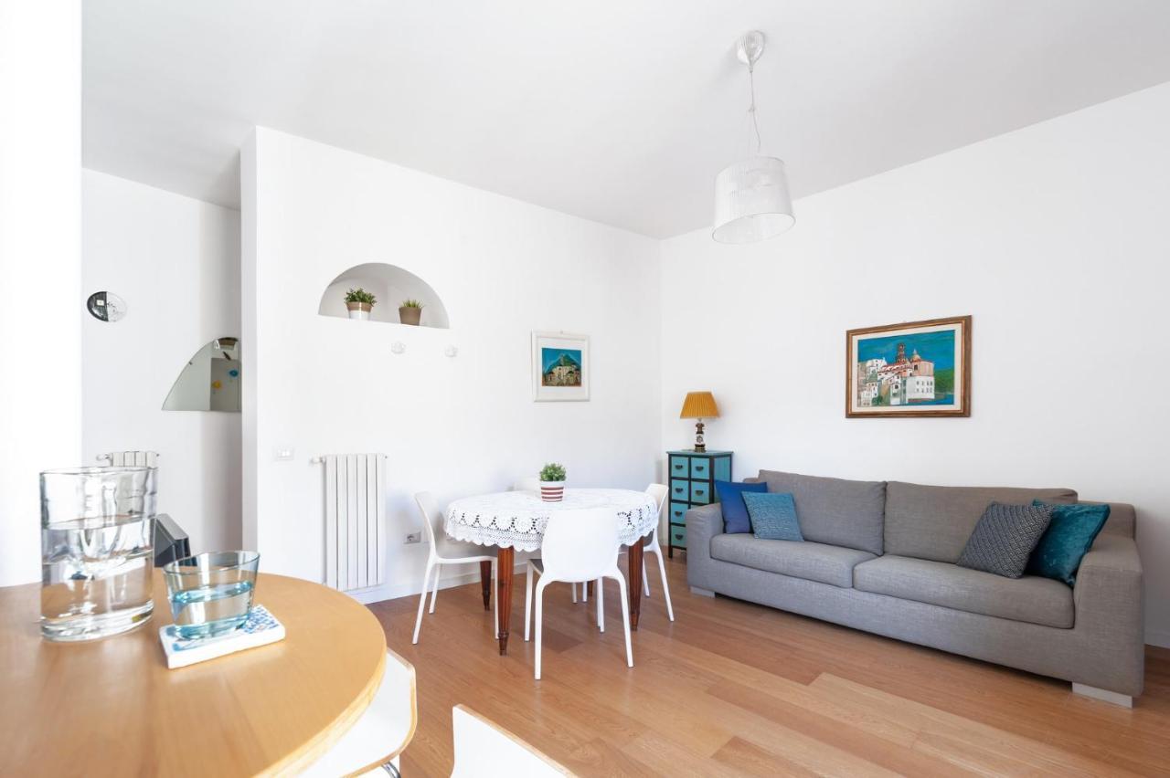 Casa Flo Con Terrazza E Ascensore Salerno Ngoại thất bức ảnh